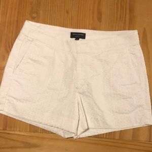Banana Republic white shorts 🤍